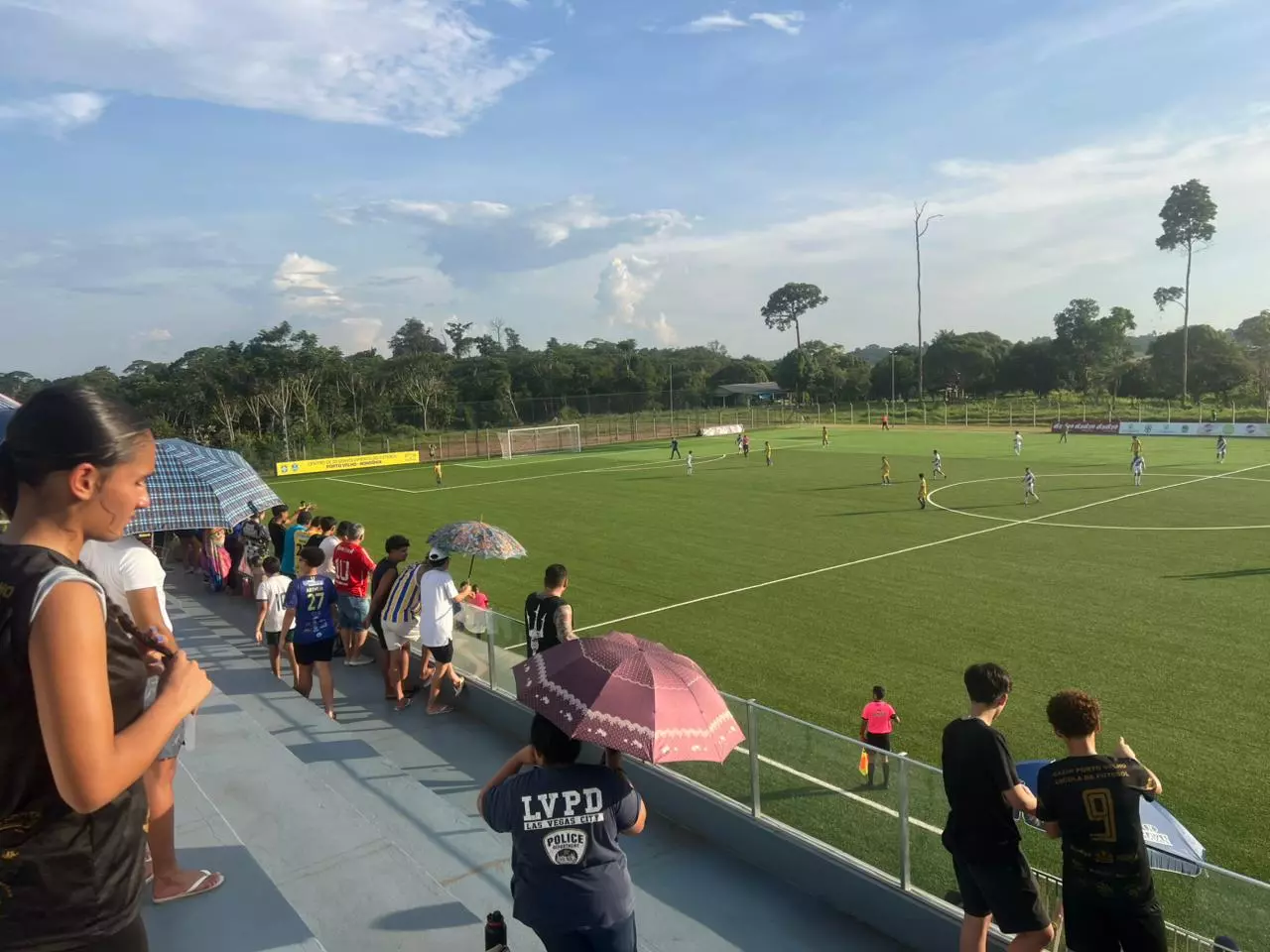 VEC e Brazuca vencem e fazem final do Rondoniense Sub-17